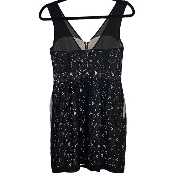 BCBGeneration Black Lace‎ Zipper Front Sleeveless Mini Dress EUC - Picture 4 of 6